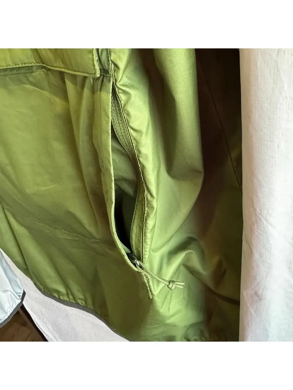 The North Face Men's Fanorak Windwall Windbreaker Jacket Green Gray Size Small